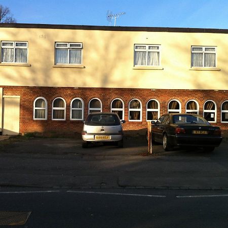 Hillingdon Lodge Exteriör bild